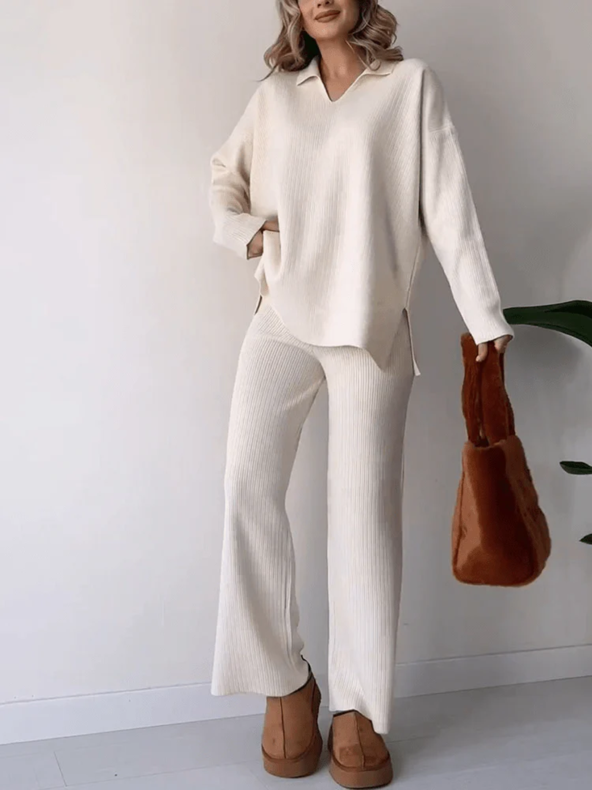 Two-Piece Lounge Set Women – Soft Knit Top and Relaxed Pants